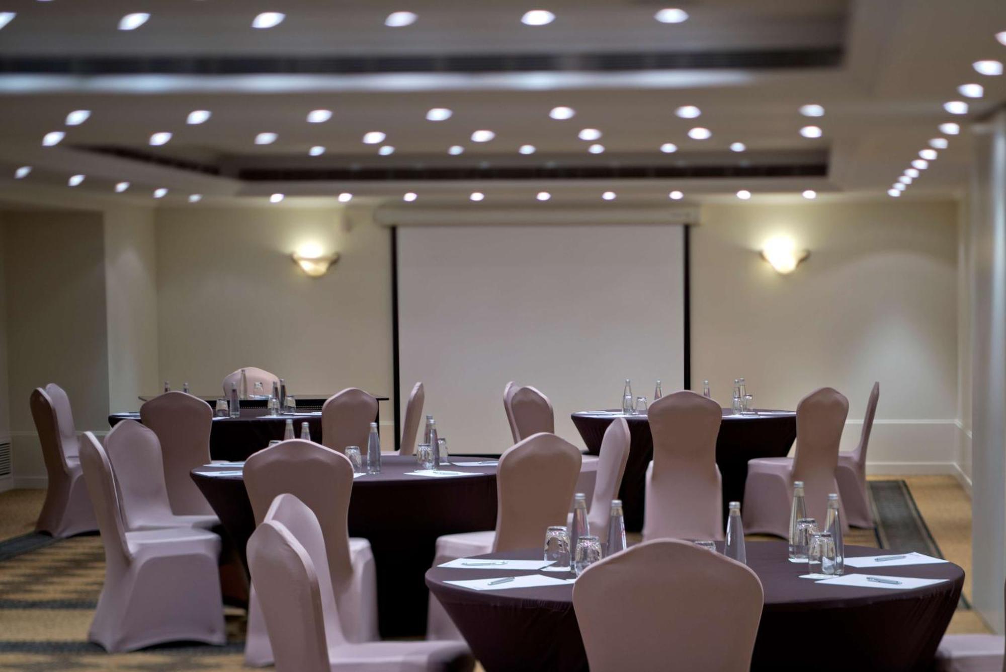 فندق راديسون بلو مارتينيز بيروت المظهر الخارجي الصورة Meeting room